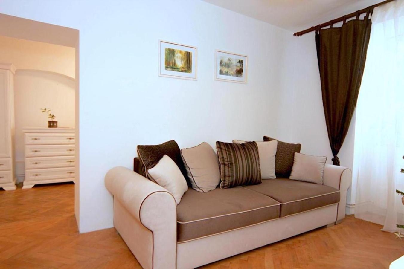 Valentina'S Apartment In City Center Braszów Zewnętrze zdjęcie